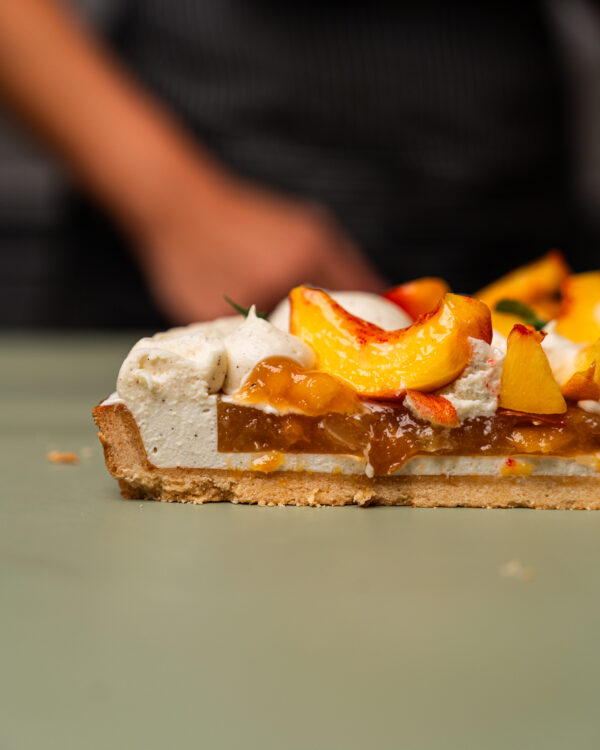 A7403102 BRESKOV TART Z BURBONSKO VANILIJO